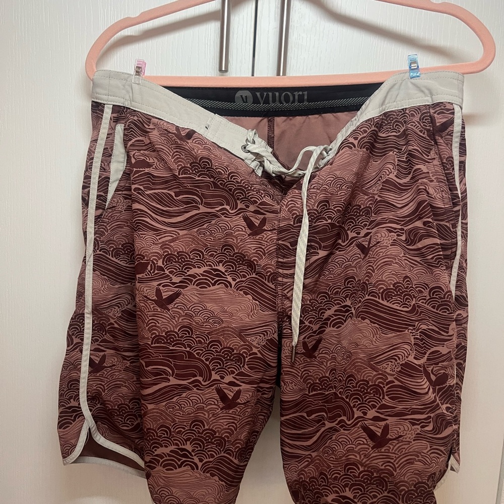Vuori Men's Swim/athletic Shorts in maroon ‘topography’ print
